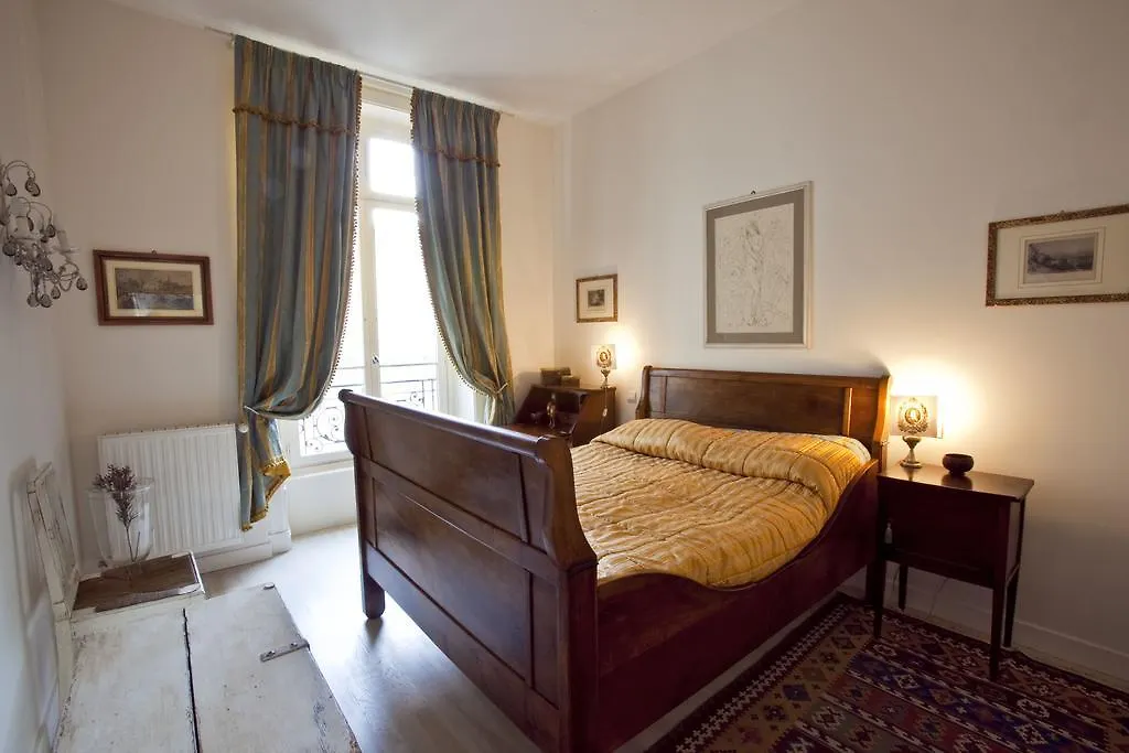 Halldis - Champs-elysees Apartmán *
