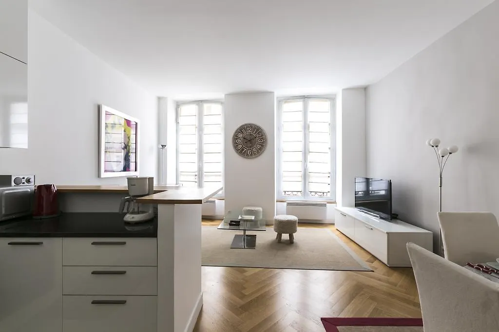 Halldis - Champs-elysees Apartment *